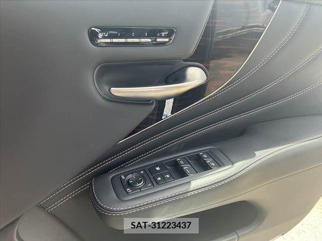 Lexus LS 2018-01 353948-23