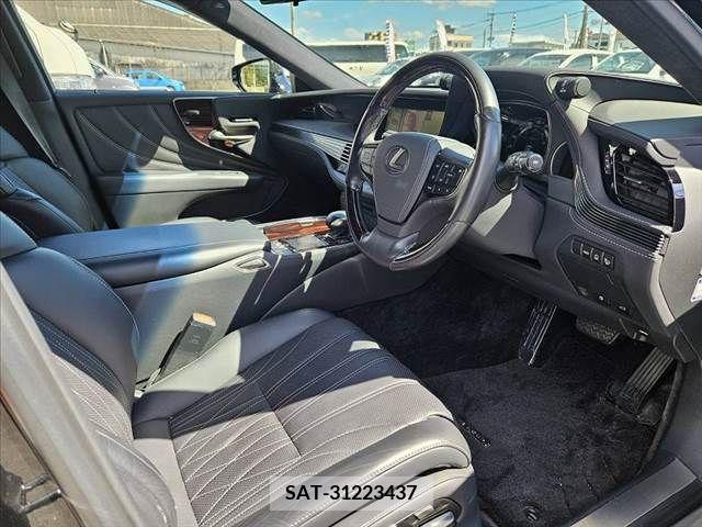 Lexus LS 2018-01 353948-15