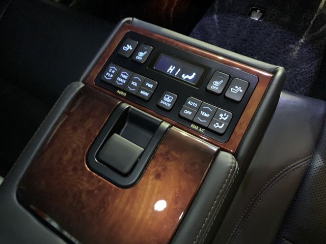 Toyota CROWN MAJESTA 2014-01 20077-22