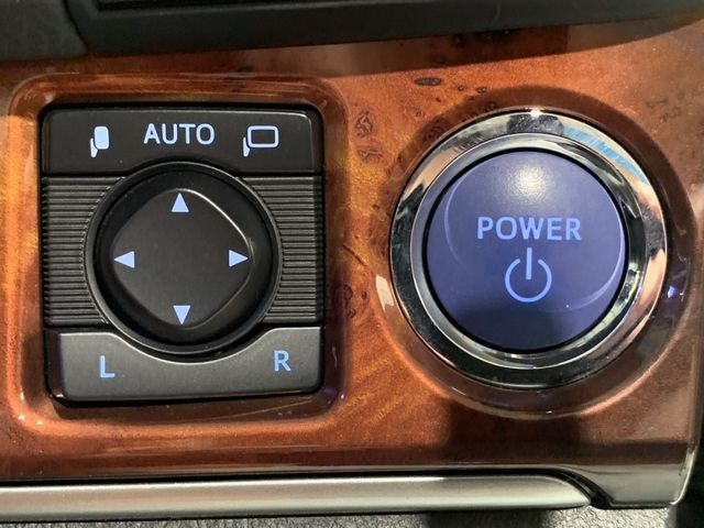 Toyota CROWN MAJESTA 2014-01 20077-20