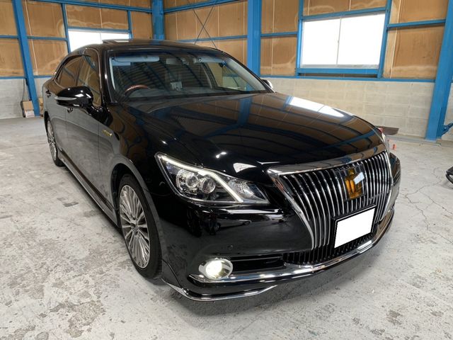 Toyota CROWN MAJESTA 2014-01 20077-4