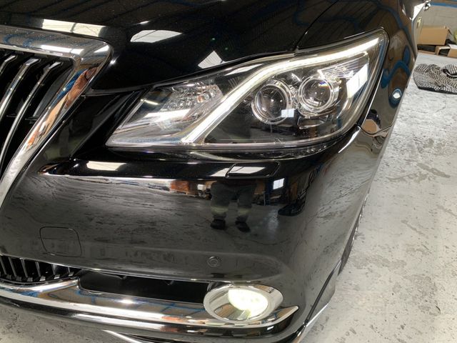 Toyota CROWN MAJESTA 2014-01 20077-27