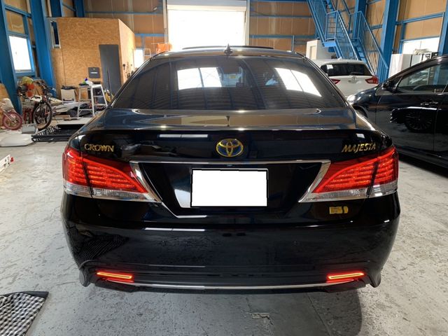 Toyota CROWN MAJESTA 2014-01 20077-7