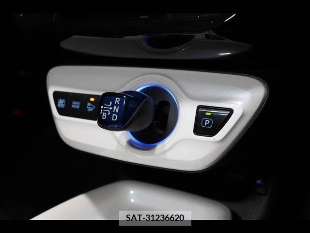 Toyota PRIUS 2017-01 366699-27