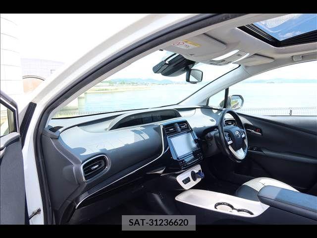 Toyota PRIUS 2017-01 366699-15