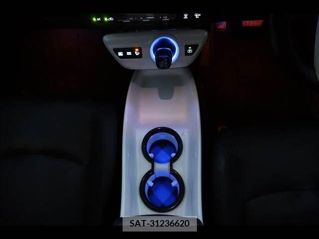 Toyota PRIUS 2017-01 366699-24
