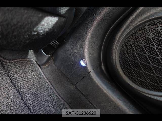 Toyota PRIUS 2017-01 366699-23