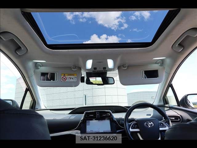 Toyota PRIUS 2017-01 366699-9