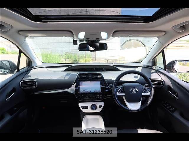 Toyota PRIUS 2017-01 366699-8