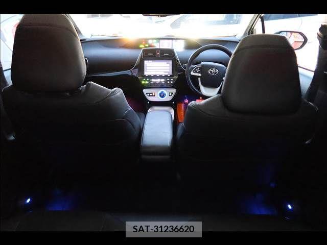 Toyota PRIUS 2017-01 366699-28