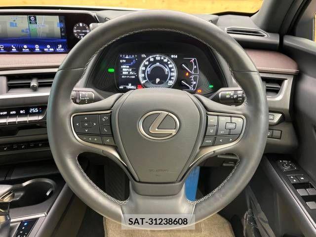 Lexus UX 2019-08 275911-11