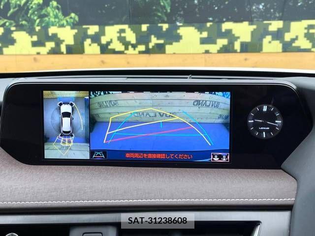 Lexus UX 2019-08 275911-3