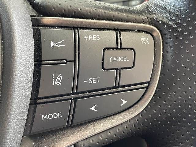 Lexus UX 2020-08 19265-6