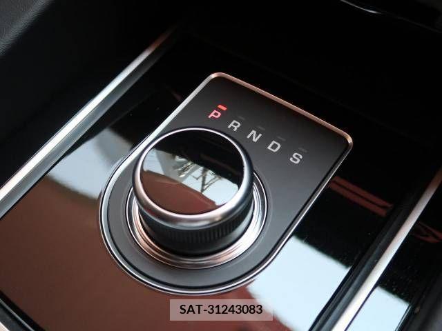 Jaguar F-PACE 2017-11 207048-13