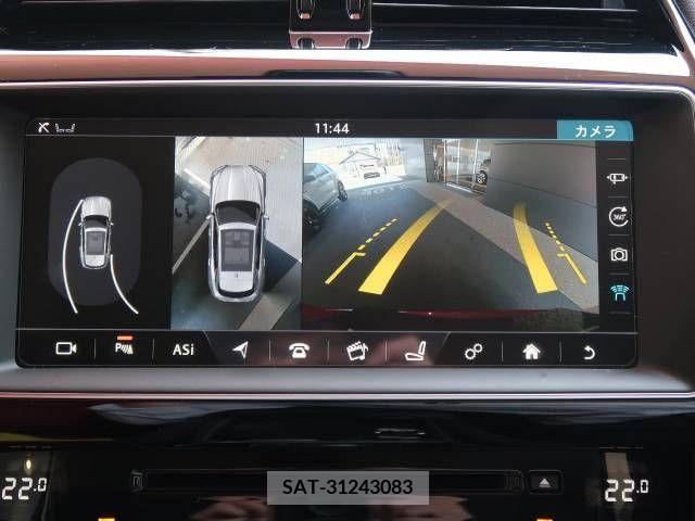 Jaguar F-PACE 2017-11 207048-12