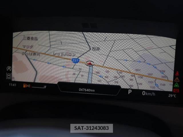 Jaguar F-PACE 2017-11 207048-3