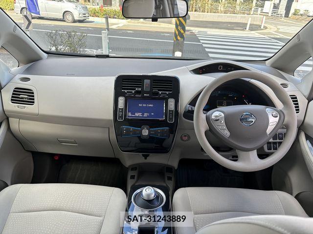 Nissan LEAF 2011-02 209364-1