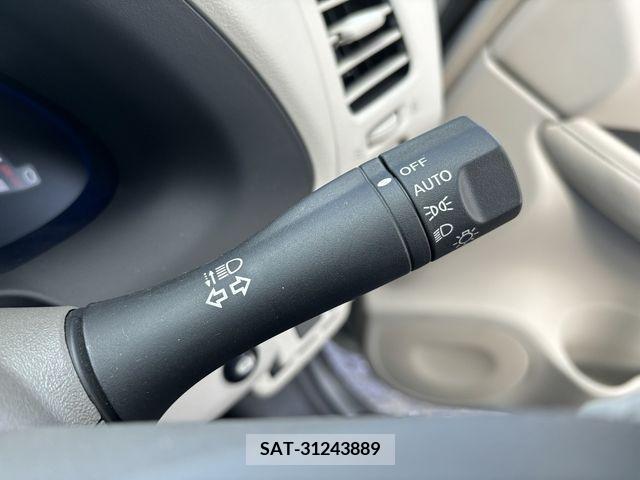Nissan LEAF 2011-02 209364-4