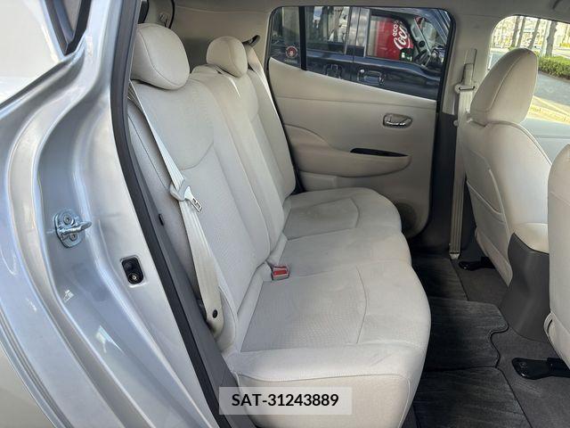 Nissan LEAF 2011-02 209364-15