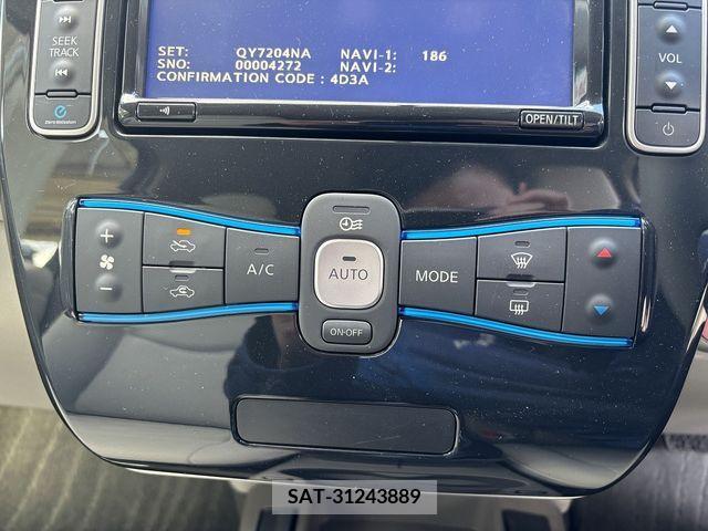 Nissan LEAF 2011-02 209364-8
