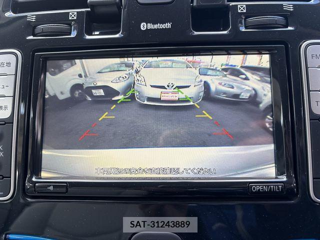 Nissan LEAF 2011-02 209364-12