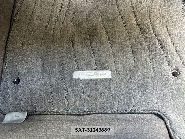 Nissan LEAF 2011-02 209364-13