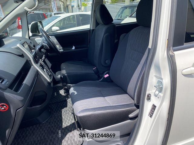 Toyota VOXY 2010-08 289443-12