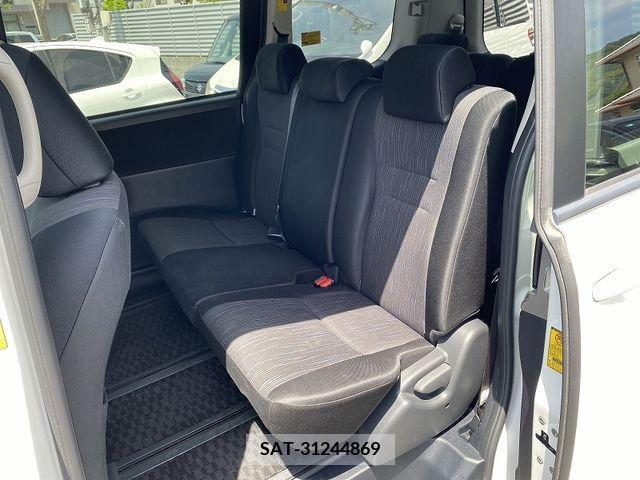 Toyota VOXY 2010-08 289443-13