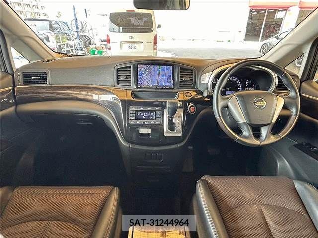 Nissan ELGRAND 2013-04 297110-1