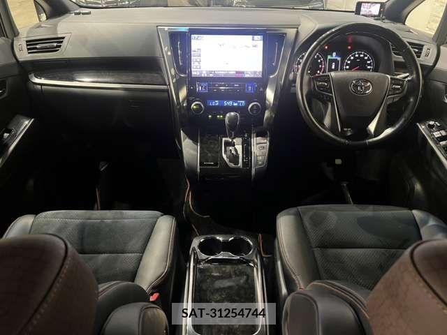 Toyota ALPHARD 2017-04 389067-17