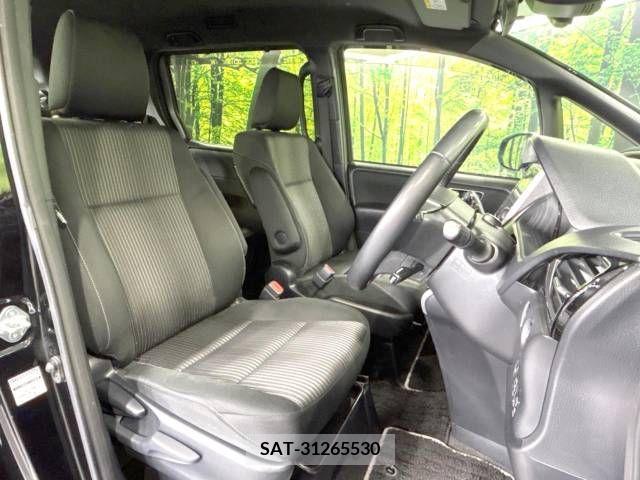 Toyota VOXY 2019-03 223477-8