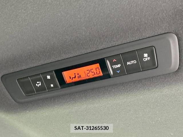 Toyota VOXY 2019-03 223477-7