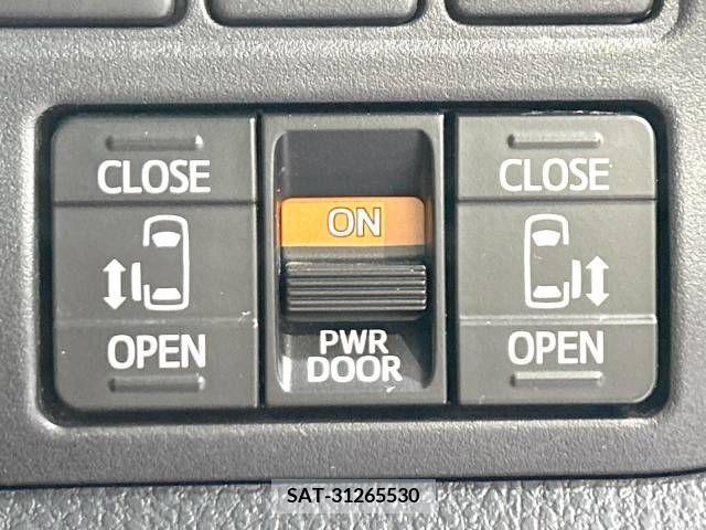 Toyota VOXY 2019-03 223477-5