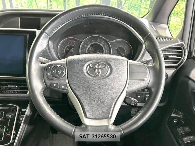 Toyota VOXY 2019-03 223477-12