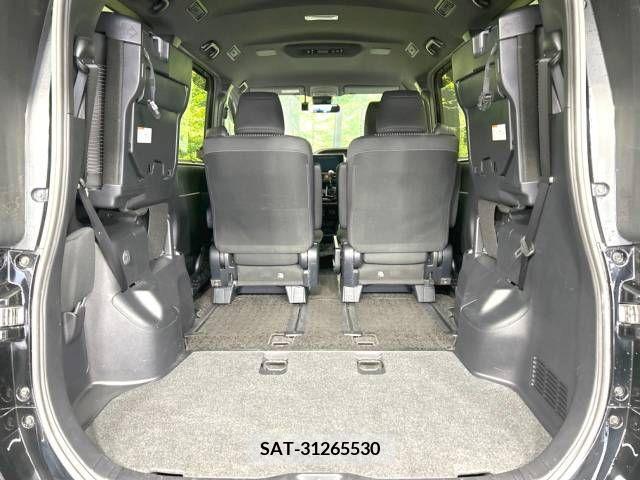 Toyota VOXY 2019-03 223477-11