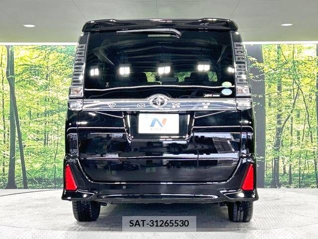 Toyota VOXY 2019-03 223477-16