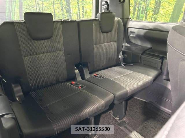 Toyota VOXY 2019-03 223477-10