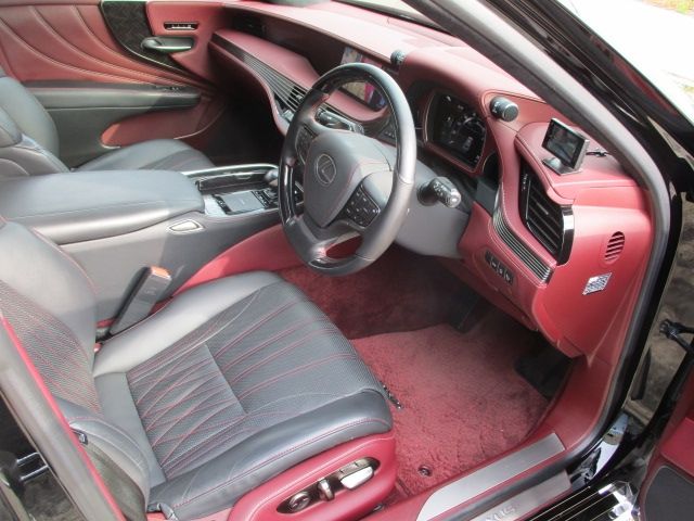 Lexus LS 2018-01 13123-1
