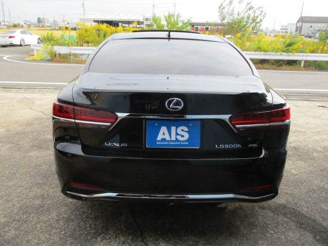 Lexus LS 2018-01 13123-4