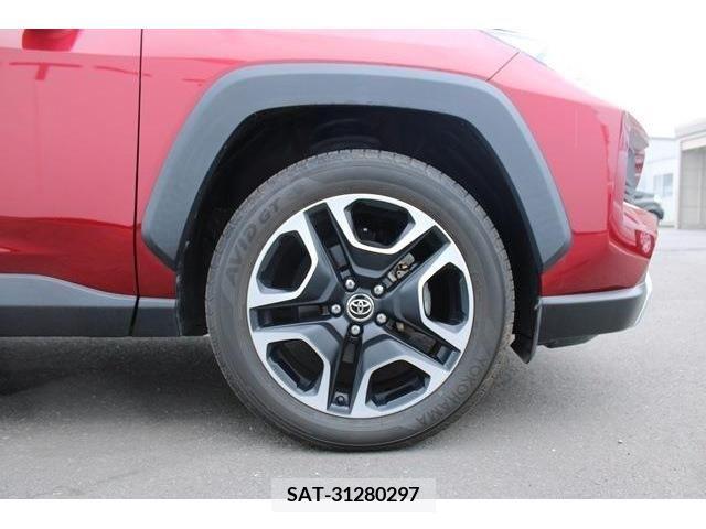 Toyota RAV4 2019-04 386678-10