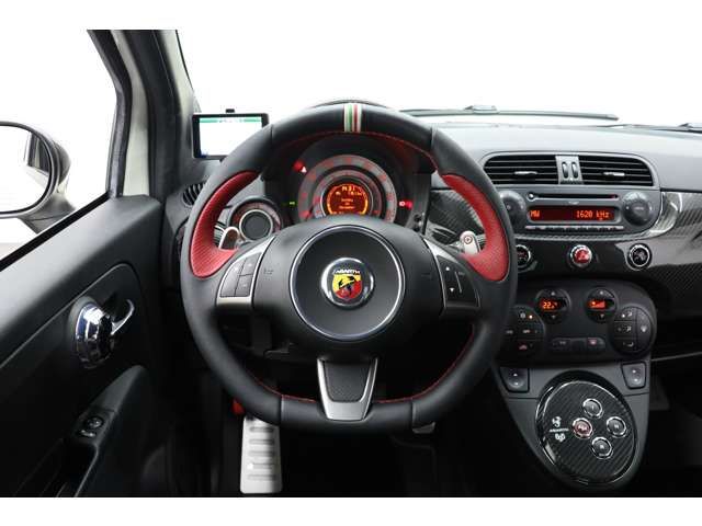 Abarth 695 2012-10 191377-8