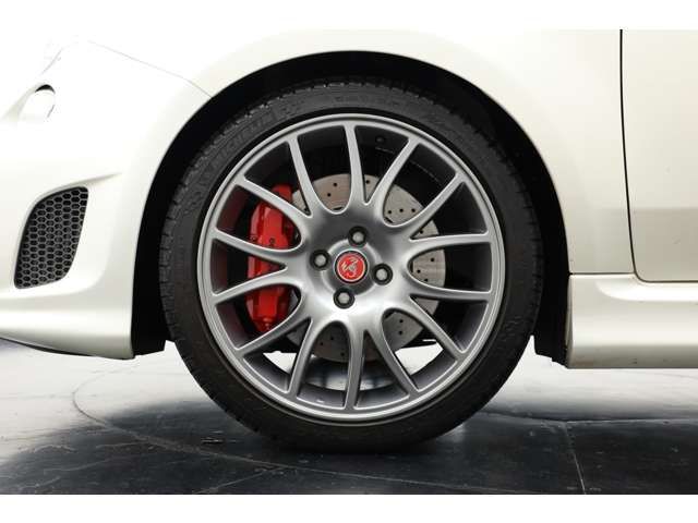 Abarth 695 2012-10 191377-4