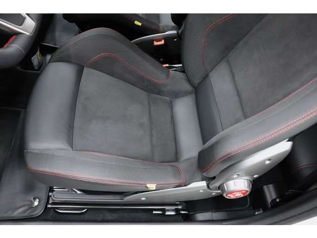 Abarth 695 2012-10 191377-7