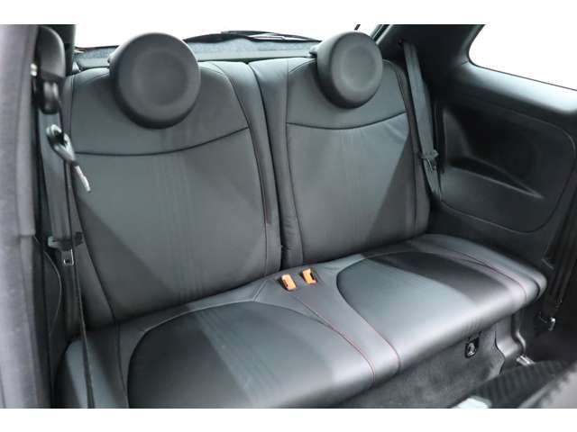 Abarth 695 2012-10 191377-9
