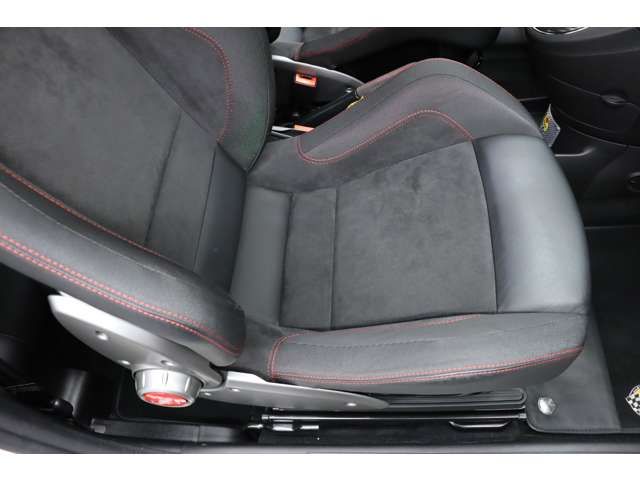 Abarth 695 2012-10 191377-6