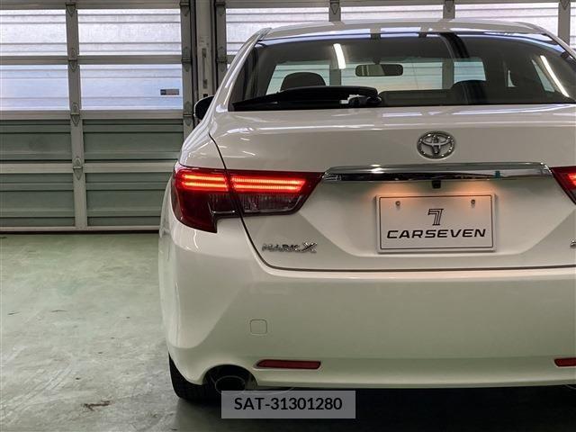Toyota MARK X 2014-10 381422-9
