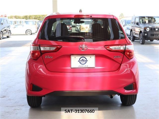 Toyota VITZ 2017-04 240276-21