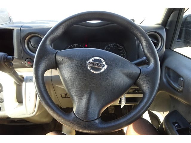 Nissan NV350 Caravan 2014-01 187659-14