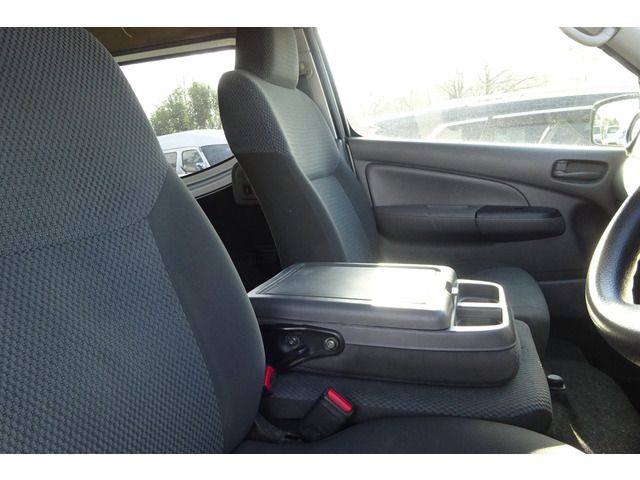 Nissan NV350 Caravan 2014-01 187659-12