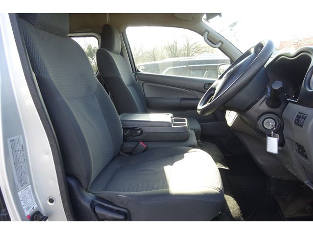 Nissan NV350 Caravan 2014-01 187659-10